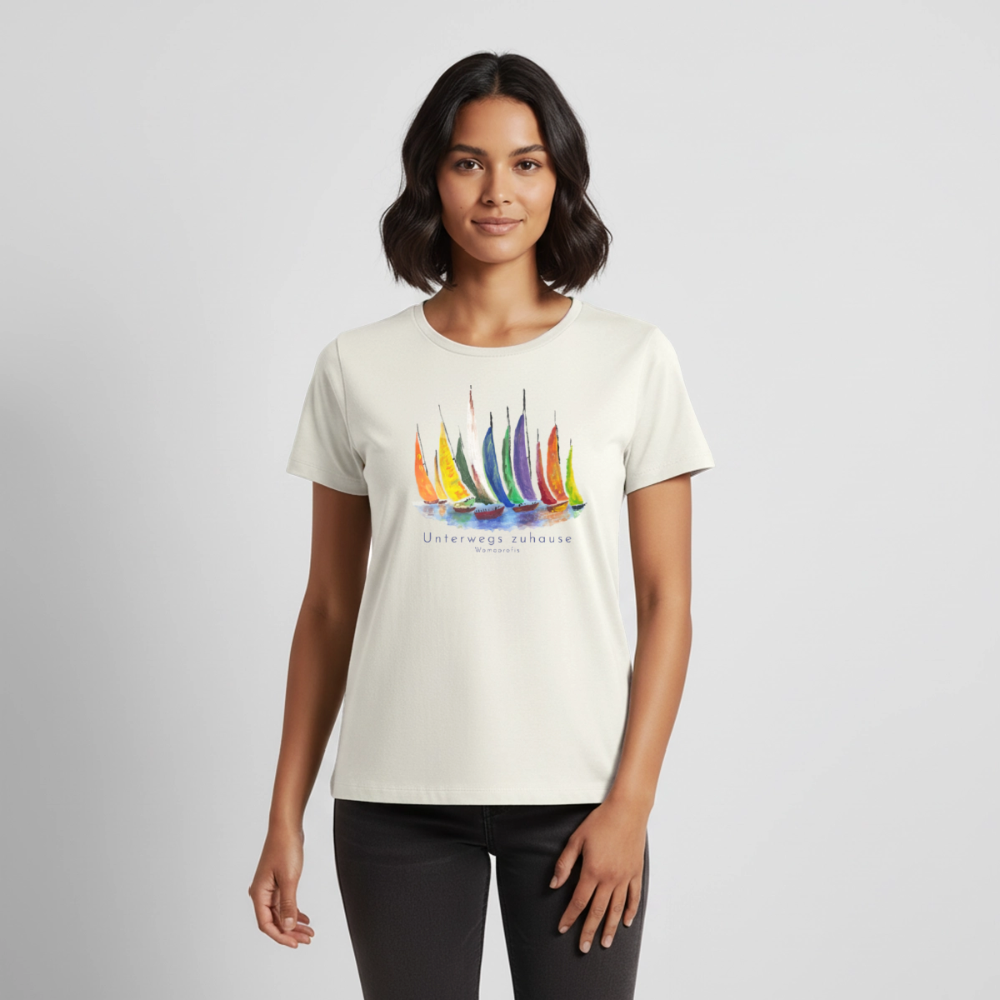 Frauen Bio-T-Shirt „Unterwegs zuhause“ – Nachhaltiges Damen Shirt für Camping, Vanlife, Reisen, Urlaub & Freizeit mit maritimem Design - Naturweiß