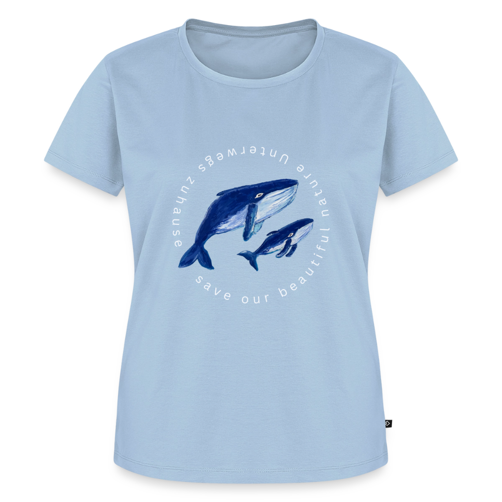 Frauen Premium Shirt „Wale“ von Unterwegs zuhause – Freiheit, Connection & Meeresgefühl - Hellblau