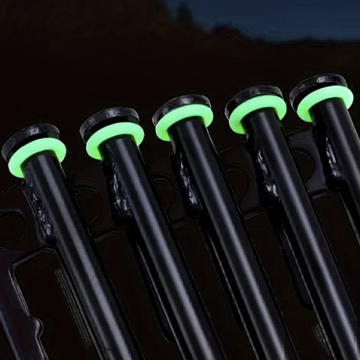Leuchtende Zelthering-Ringe – Fluoreszierende Markierungsringe im 25er-Pack