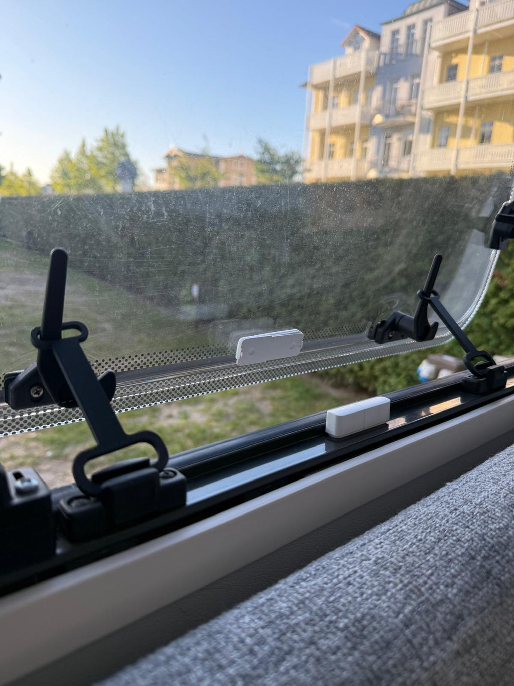 Wohnmobil Fenster-Offenhalter – Sichere Fensterlüftung im 2er-Set