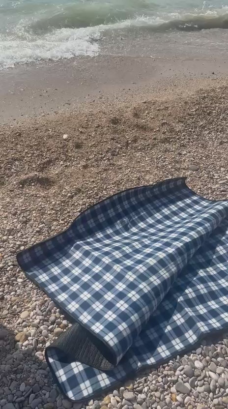 Strandtuch-Fixier-Set mit extra langen 30-cm-Heringen – damit deine Sachen bleiben, wo sie hingehören