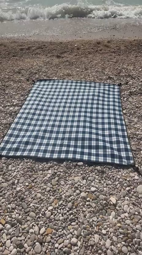 Strandtuch-Fixier-Set mit extra langen 30-cm-Heringen – damit deine Sachen bleiben, wo sie hingehören